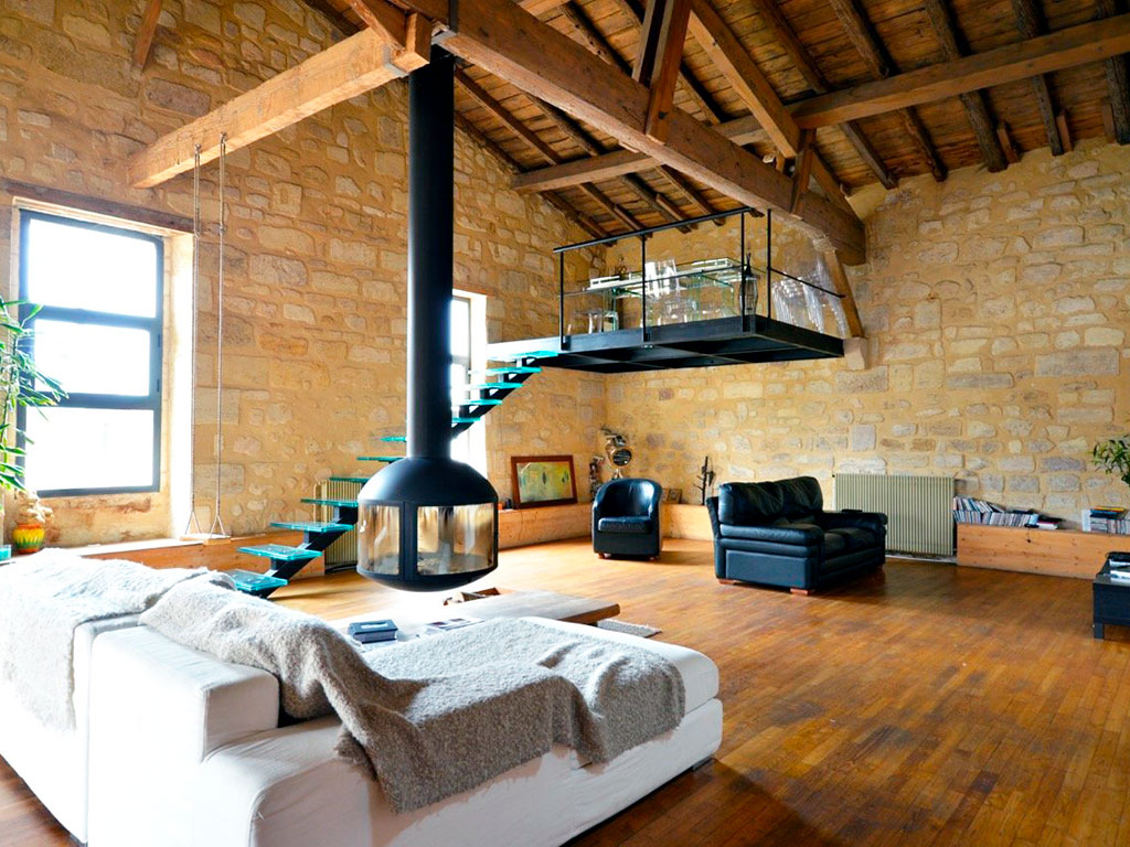 Современный интерьер частного дома в лофт-стиле